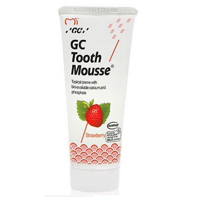 GC Tooth Mousse Реминерализиращ дентален крем с вкус на ягода 35 мл
